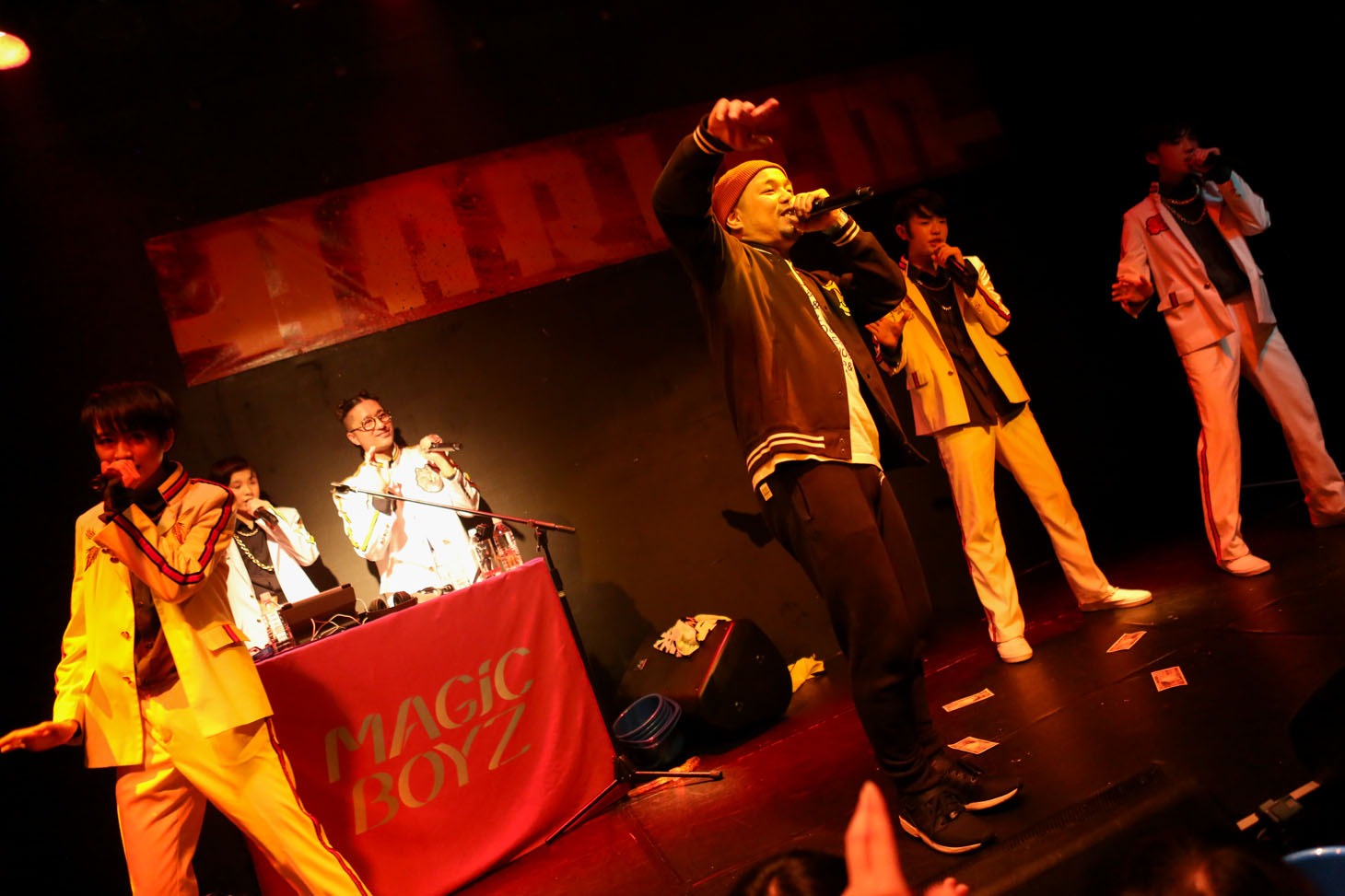 MAGiC BOYZとHUNGERのコラボの様子。（Photo by Shigeo Kosaka）