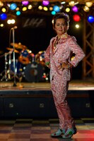 東京・新宿LOFTのフロアで佇む忌野清志郎の等身大フィギュア。