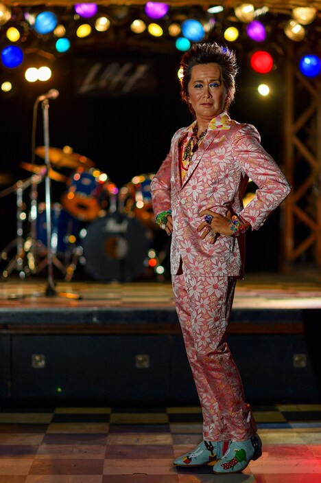 東京・新宿LOFTのフロアで佇む忌野清志郎の等身大フィギュア。