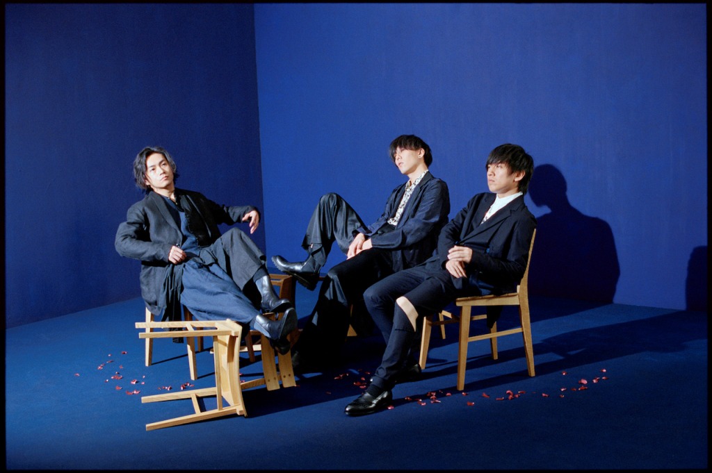 RADWIMPSの新たなアーティスト写真。