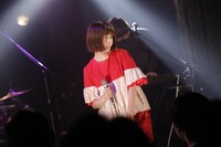 SHE IS SUMMER「SHE IS SUMMER JOIN ROOMSHARE #2」の様子。