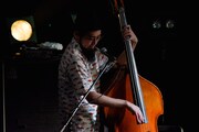 ガリバー鈴木(B)(Photo by Kayoko Yamamoto)