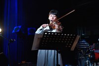 john（fiddle）（Photo by Kayoko Yamamoto）