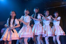 「Believe」をパフォーマンスする桜エビ～ず。