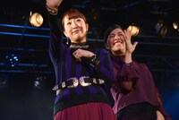 左から冨永悠香、ミア・ナシメント。