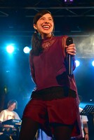 ミア・ナシメント