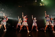 「ばってん少女隊の、田舎娘が四大都市のライブハウスを巡るツアー」DLUM LOGOS公演の様子。(撮影:濱本英介)