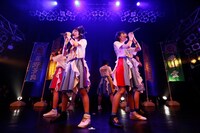 「ばってん少女隊の、田舎娘が四大都市のライブハウスを巡るツアー」DLUM LOGOS公演の様子。（撮影：濱本英介）