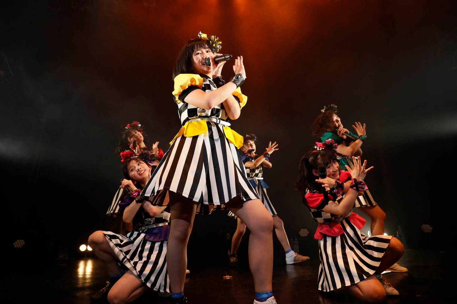 「ばってん少女隊の、田舎娘が四大都市のライブハウスを巡るツアー」DLUM LOGOS公演の様子。（撮影：濱本英介）