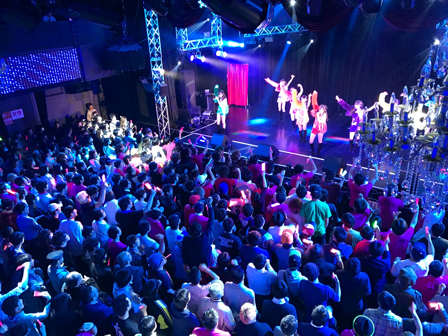 「原宿物語ワンマンライブ vol.02～三千世界～」の様子。（写真提供：ミレニアムプロモーション）