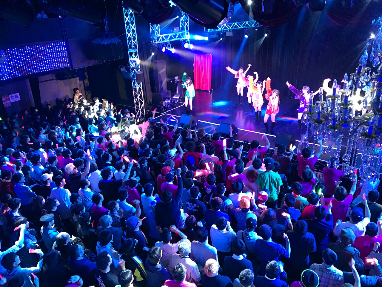 「原宿物語ワンマンライブ vol.02～三千世界～」の様子。（写真提供：ミレニアムプロモーション）