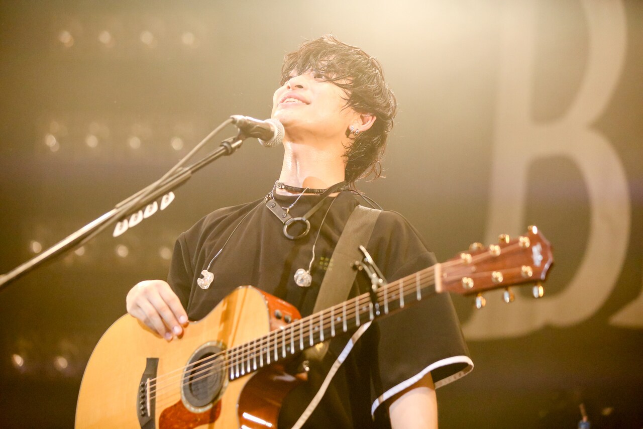 山中拓也（Vo, G）（photo by Viola Kam［V'z Twinkle］） - THE