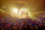 アルスマグナの武道館公演の様子。（Photo by NAITO）