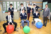 超特急と団長先生（右）。