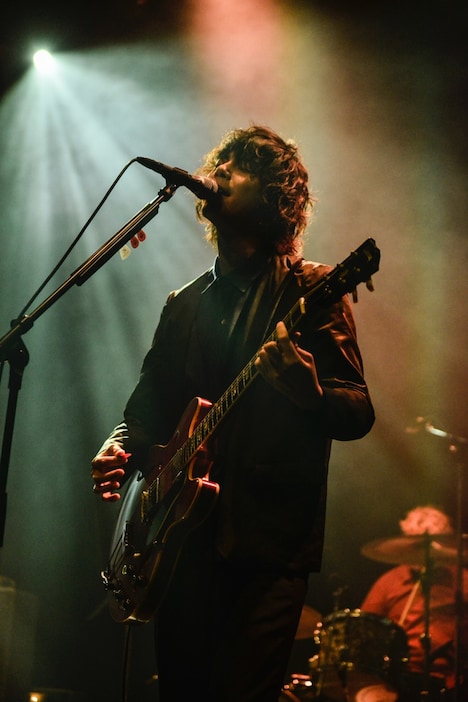 カナタタケヒロ（Vo, G）（撮影：橋本塁[SOUND SHOOTER]）