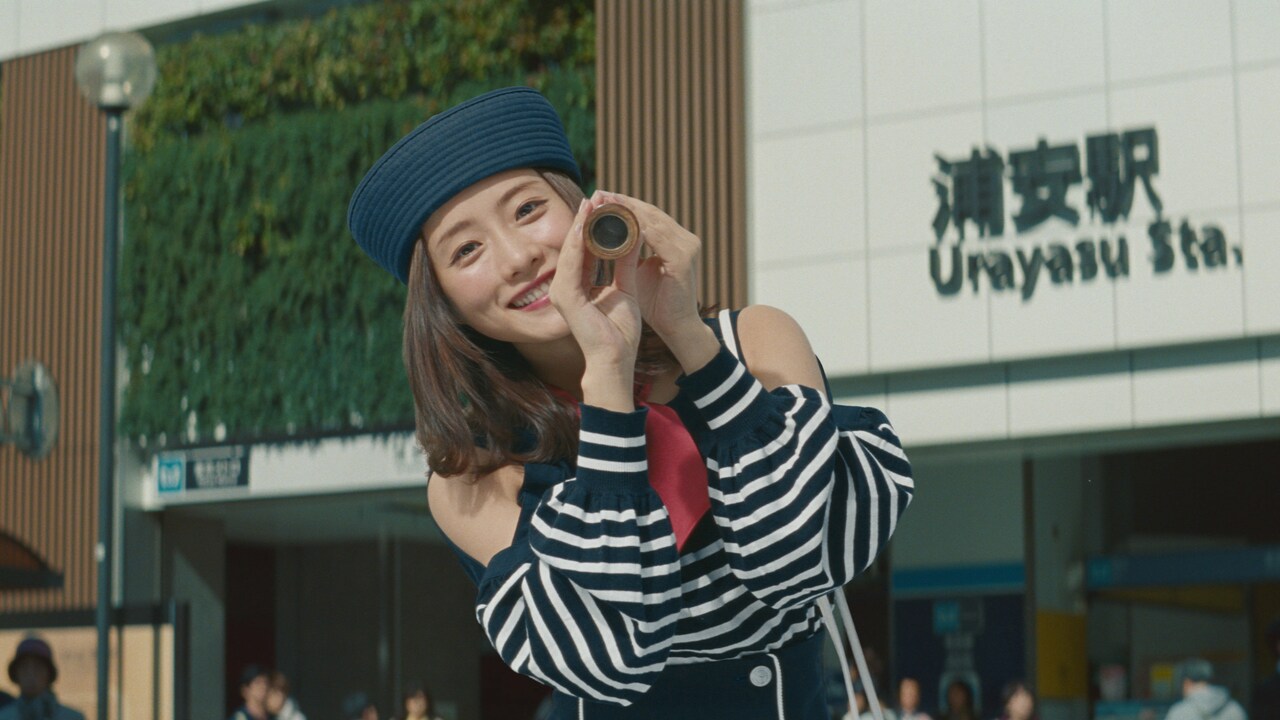 東京メトロ「Find my Tokyo.」キャンペーン新CM「浦安_もう1つのテーマパーク篇」のワンシーン。