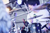 八木優樹（Dr, Cho）（撮影：後藤壮太郎）