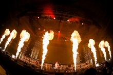 04 Limited Sazabys「日本武道館ワンマンライブ」の様子。（写真提供：日本コロムビア）