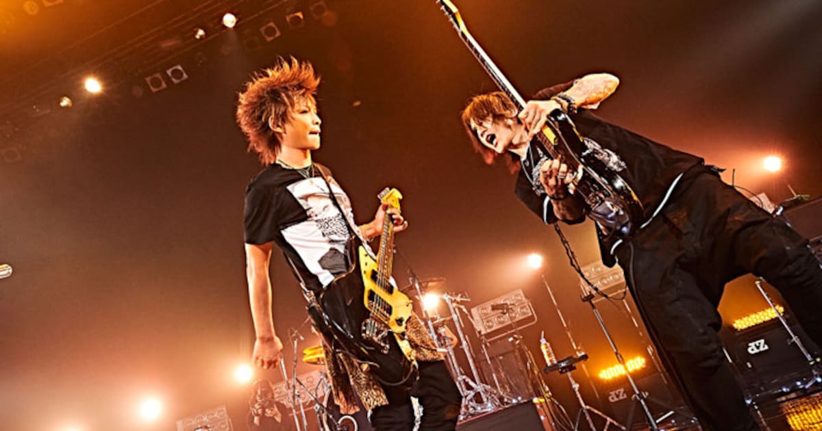 SUGIZO×INORAN、対バンライブDVD発売記念サイン会 - 音楽ナタリー