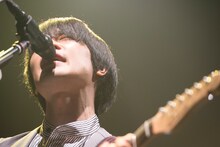 小出祐介（Vo, G）（撮影：緒車寿一）