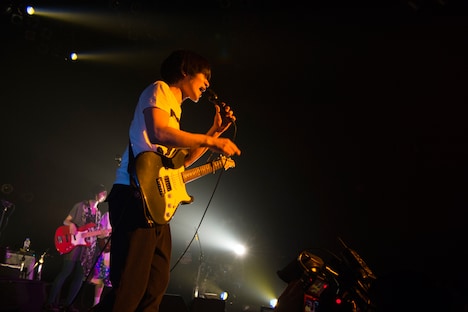 Base Ball Bear「バンドBのすべて 2016-2017」東京・Zepp Tokyo公演の様子。(撮影:緒車寿一)