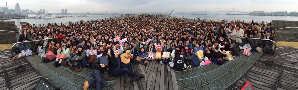 イトヲカシのライブの様子。