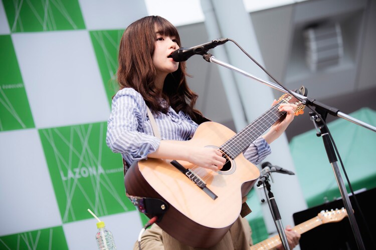 藤原さくら ラゾーナに春を呼んだ豪華編成フリーライブ 音楽ナタリー 藤原さくら ラゾーナに春を呼んだ豪華編成フリーライブ 音楽ナタリー