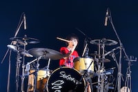 吉川美冴貴（Dr）（撮影：岡田貴之）