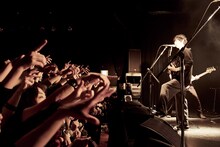 「ART-SCHOOL LIVE 2017 B SIDES BEST『Cemetery Gates』」WWW X公演の様子。（撮影：中野敬久）