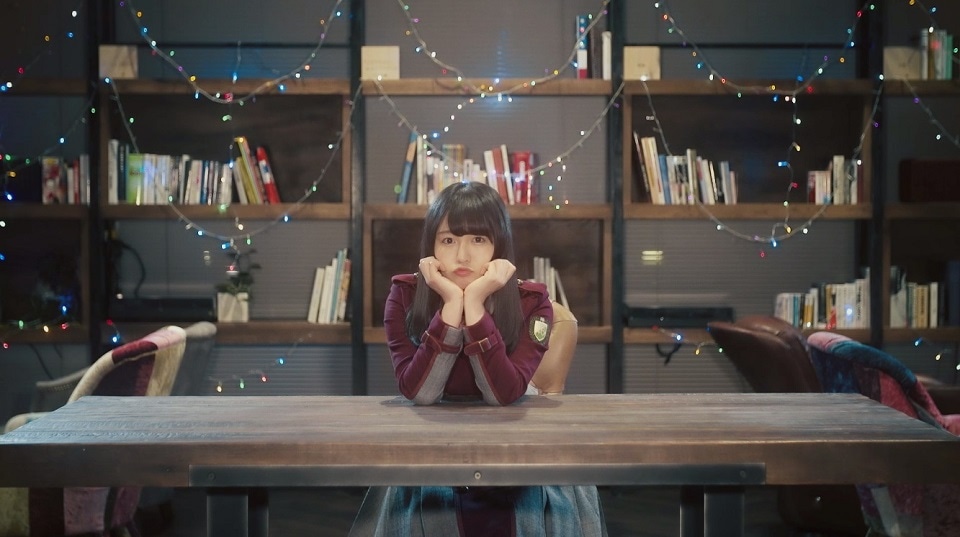長濱ねる「Lighting Diary」のワンシーン。