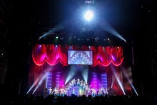 「星たちの饗宴（うたげ）～アポロンと共に～」を披露する3B junior。