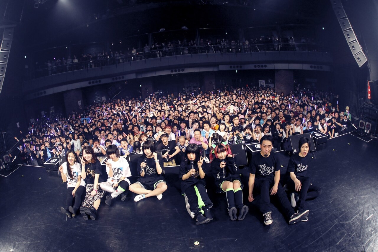 「孤独と逆襲 ～てえへんだ！底辺だ～ ツアー」東京・TSUTAYA O-EAST公演の様子。（撮影：後藤壮太郎）