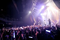 「孤独と逆襲 ～てえへんだ！底辺だ～ ツアー」東京・TSUTAYA O-EAST公演の様子。（撮影：後藤壮太郎）