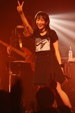 やっこ（写真提供：エイベックス）