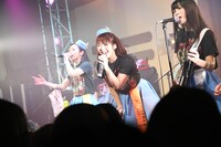 左から森詩織、岩村捺未、根岸愛。（撮影：古川朋久）