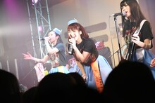 左から森詩織、岩村捺未、根岸愛。（撮影：古川朋久）