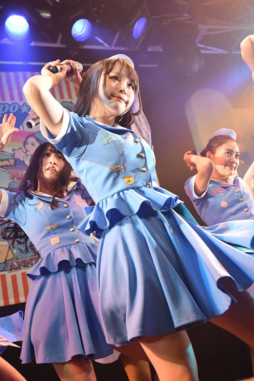 左から根岸愛、増井みお、安斉奈緒美。（撮影：古川朋久）