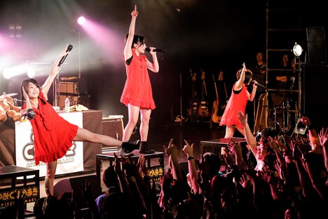 あゆみくりかまき（Photo by HAJIME KAMIIISAKA）