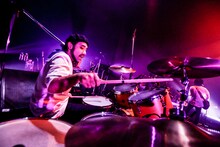 対馬祥太郎（Dr）（撮影：上飯坂一）