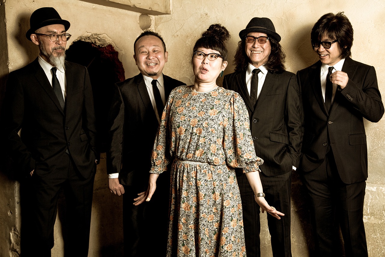 ブルーズ・ザ・ブッチャーとうつみようこ。（Photo by Wataru Umeda）