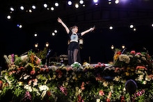 「水樹奈々 出雲大社御奉納公演～月花之宴～」のワンシーン。（撮影：上飯坂一）