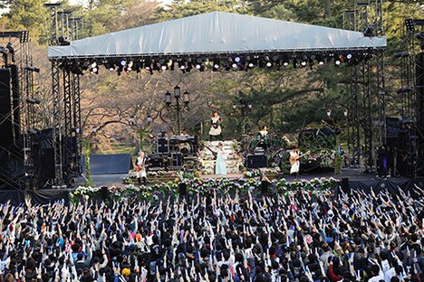 「水樹奈々 出雲大社御奉納公演～月花之宴～」の様子。（撮影：上飯坂一）