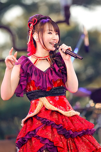 「水樹奈々 出雲大社御奉納公演～月花之宴～」のワンシーン。（撮影：上飯坂一）