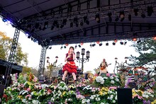 「水樹奈々 出雲大社御奉納公演～月花之宴～」のワンシーン。（撮影：上飯坂一）