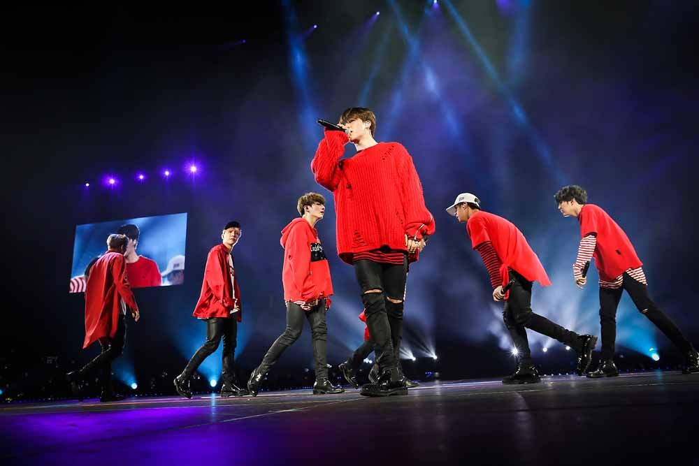 防弾少年団の北米公演の様子。