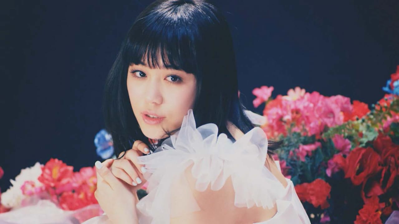 Flower「MOON JELLYFISH」のミュージックビデオのワンシーン。