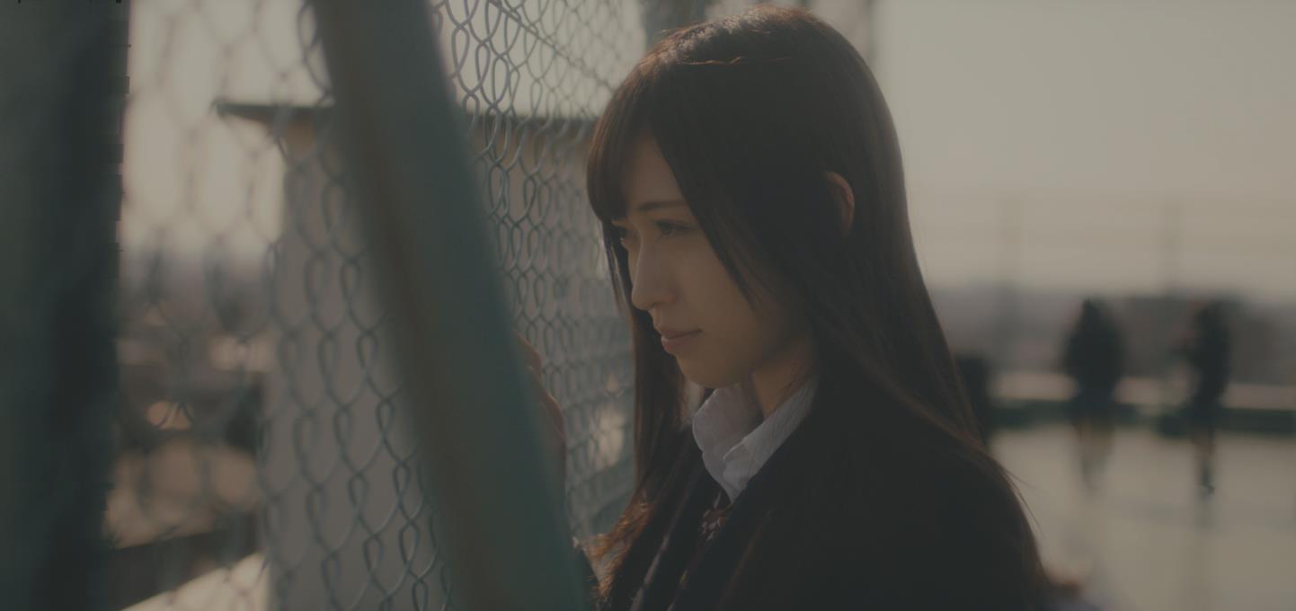 NGT48「出陣」のミュージックビデオのワンシーン。