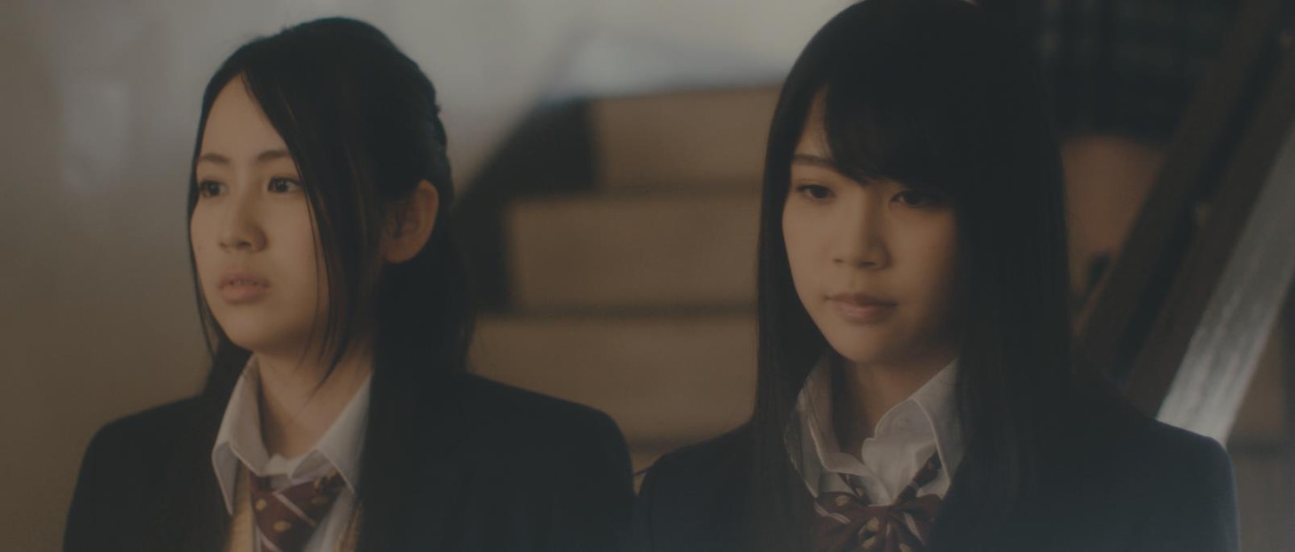 NGT48「出陣」のミュージックビデオのワンシーン。