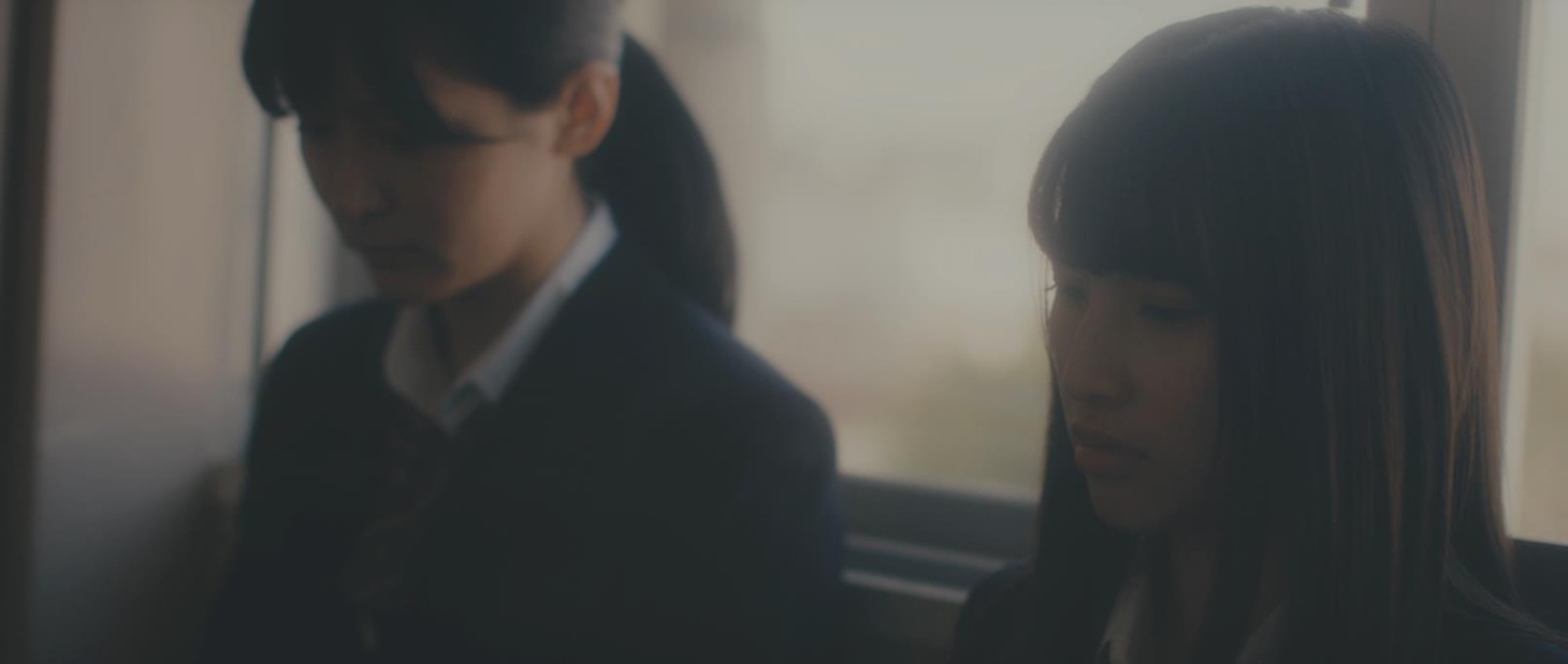NGT48「出陣」のミュージックビデオのワンシーン。