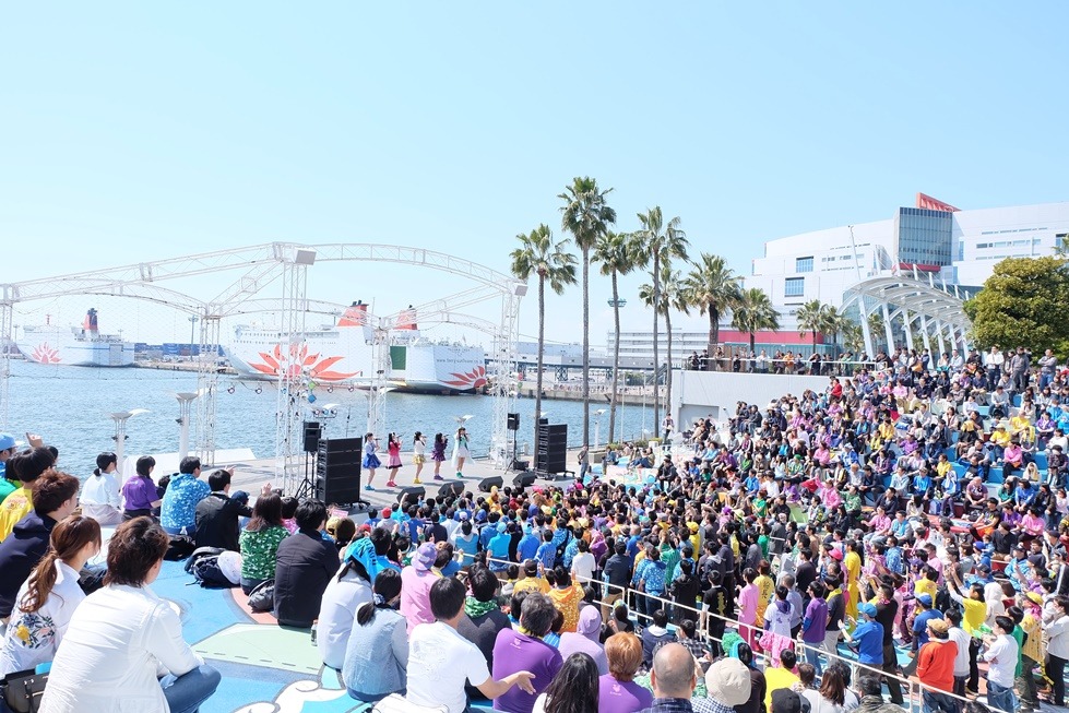 たこやきレインボー「RAINBOW ～私は私やねんから～」リリースイベントの様子。（写真提供：エイベックス）